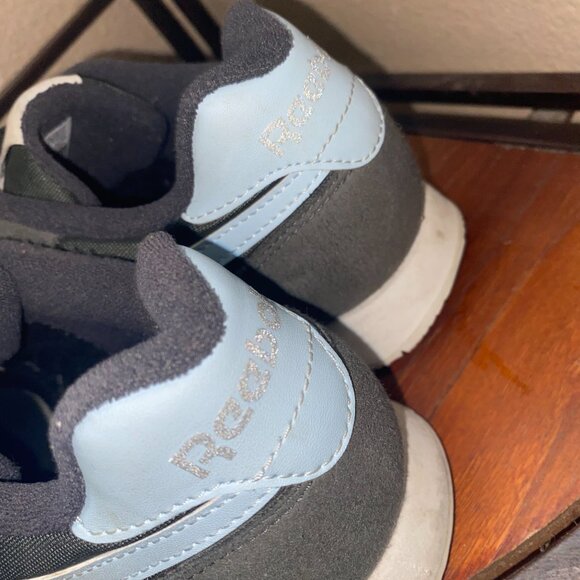 🌀 "Fresh Kicks, Fast Flicks" – Reebok Runners with One Quick Spin! - Picture 3 of 4